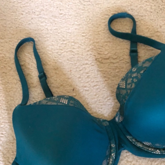Teal Victoria Secret Bra - Picture 2 of 4